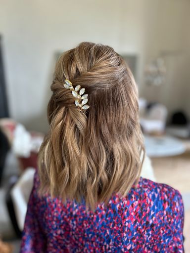 Julie Archier - coiffure mariée semi attachée
