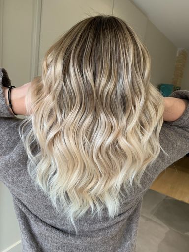 Julie Archier - ombré hair blond