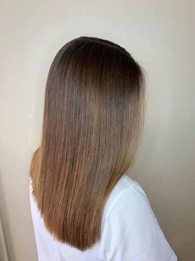 Julie Archier - cheveux lisses
